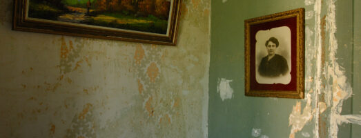 Quelque chose suit son cours