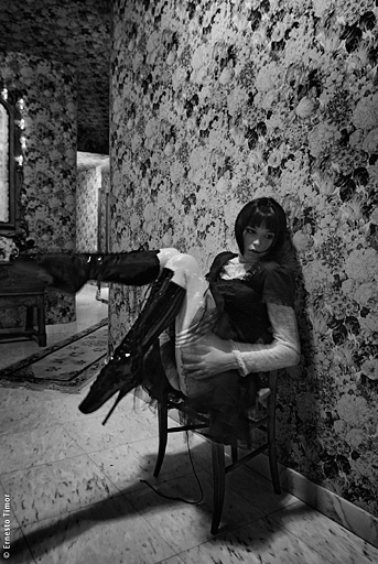 corridor, tapisserie, ballerines