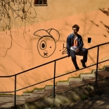 Antoine. Apprenti comédien. Montée vers le Gourguillon, Vieux Lyon. C’était hier, le chemin du lycée, tout ce qui va avec, les prémisses du théâtre en plus. C’était hier, gros de demain.