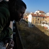 Emmanuel. Animateur. Un immeuble canut sur le plateau, Croix-Rousse. C’était la vie en pentes, quelque chose de bien cool.