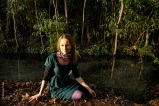 Justyna. Etudiante en médecine. Parc de la Tête d'Or. Un canal comme un ruisseau, un parc comme une jungle, un foulard comme un drapeau, la chance d'une éclaircie comme un miracle.