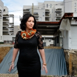 Marie-Claire. Infirmière. Aux marges de la Duchère. Là où ça mixe, là où ça métisse, là où ça hip et où ça hope... Se tenir là, à cet instant. Là est le vrai confluent qu'on ressent intimement.