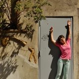 Myriam. Comédienne. Centre ville de Villeurbanne. À quelques enjambées du TNP, goûter au sirop des rues, voir le spectaculaire dans l'inattendu...