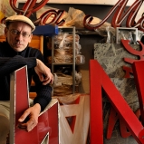 Tim. Dans son box, à Monplaisir. Au pied de la lettre. (Notice complète à venir...)