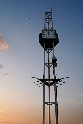 Photo © Ernesto Timor - midnight-hour