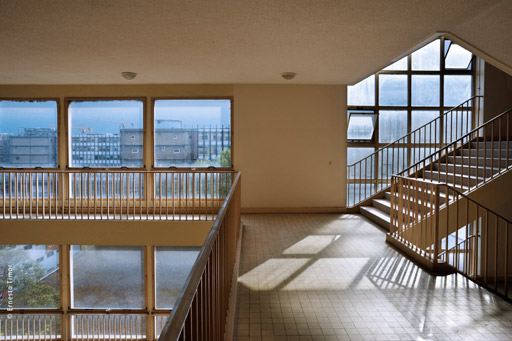 Avec une souris (ce serait mieux)