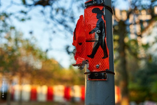 Photo © Ernesto Timor - Le passant en danger, Bruxelles