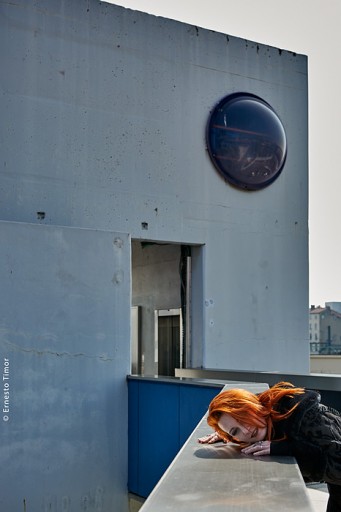 Photo © Ernesto Timor - La ville sous contrôle (avec Comtesse Melainya Bathory)