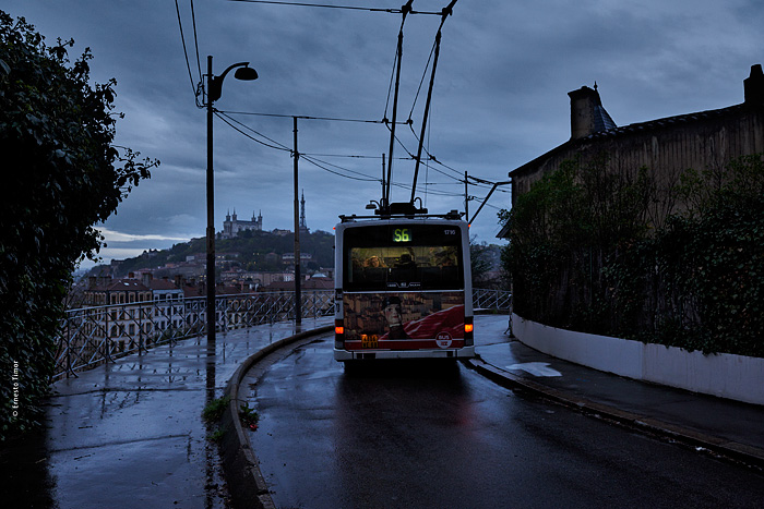 Attention, Guignol !