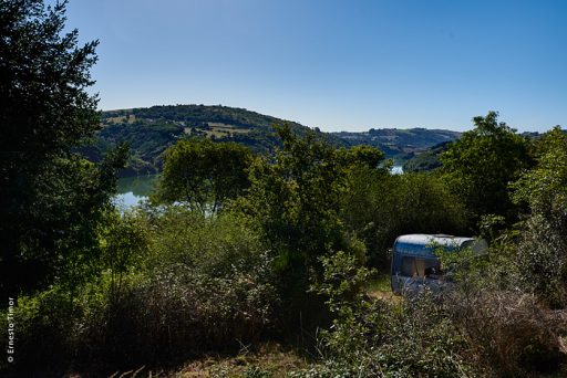 Photo © Ernesto Timor - Caravane à l'abandon