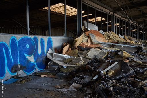 Photo © Ernesto Timor - Le vieux monde est derrière toi