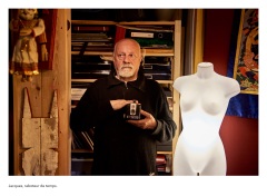 Photo © Ernesto Timor - Le démolisseur sur rendez-vous, et autres métiers rêvés